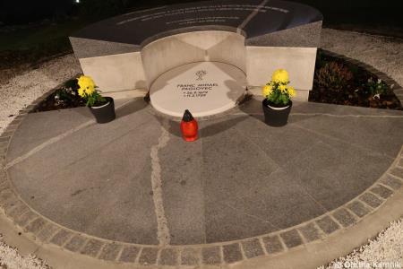 Blagoslov spominske plošče Francu Mihaelu Paglovcu in Ignaciju Škodi (18)